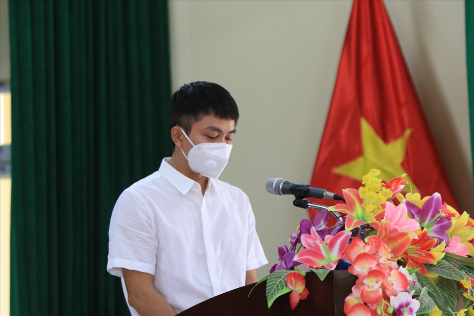 Ông Nguyễn Thọ Vũ - Giám đốc công ty TNHH Khởi Minh Lam Sơn phát biểu tại buổi trao quà. Ảnh: NT