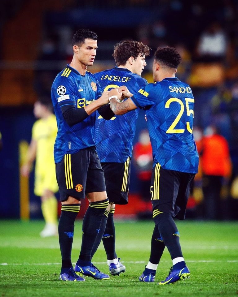 Ronaldo và Sancho đã giải quyết được Villarreal bằng 2 tình huống cụ thể. Ảnh: Champions League