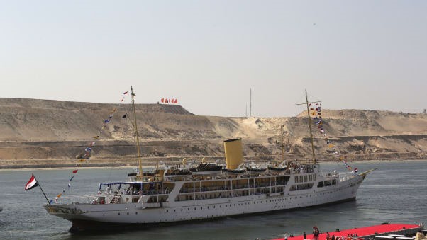 Với kích thước 145,75m, El Mahrousa từng giữ danh hiệu du thuyền lớn nhất thế giới trong hơn 100 năm. Mặc dù không còn nắm giữ ngôi vương, nó vẫn có tầm quan trọng nhất định nhờ vào bề dày lịch sử.