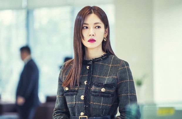 Ở bản Hàn, Kim So Yeon đảm nhận vai cô con gái thứ 2 - Kang Mi Ri. Cô là điển hình của mẫu phụ nữ hiện đại vừa xinh đẹp, tài năng, có khả năng lãnh đạo lại còn cá tính, tự tin vào bản thân mình.