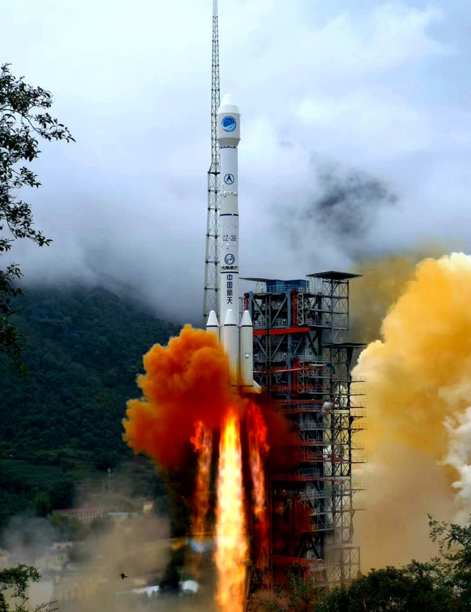 Tên lửa Long March 3 của Trung Quốc. Ảnh chụp màn hình.