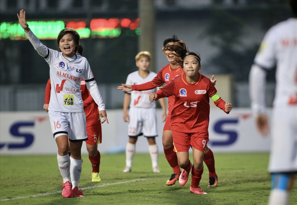 Huỳnh Như  là người lập công mở tỉ số trận đấu ở phút 17. TP Hồ Chí Minh có pha phối hợp nhóm ấn tượng trước khi được kết thúc bằng pha dứt điểm chuẩn xác của đội trưởng Huỳnh Như.
