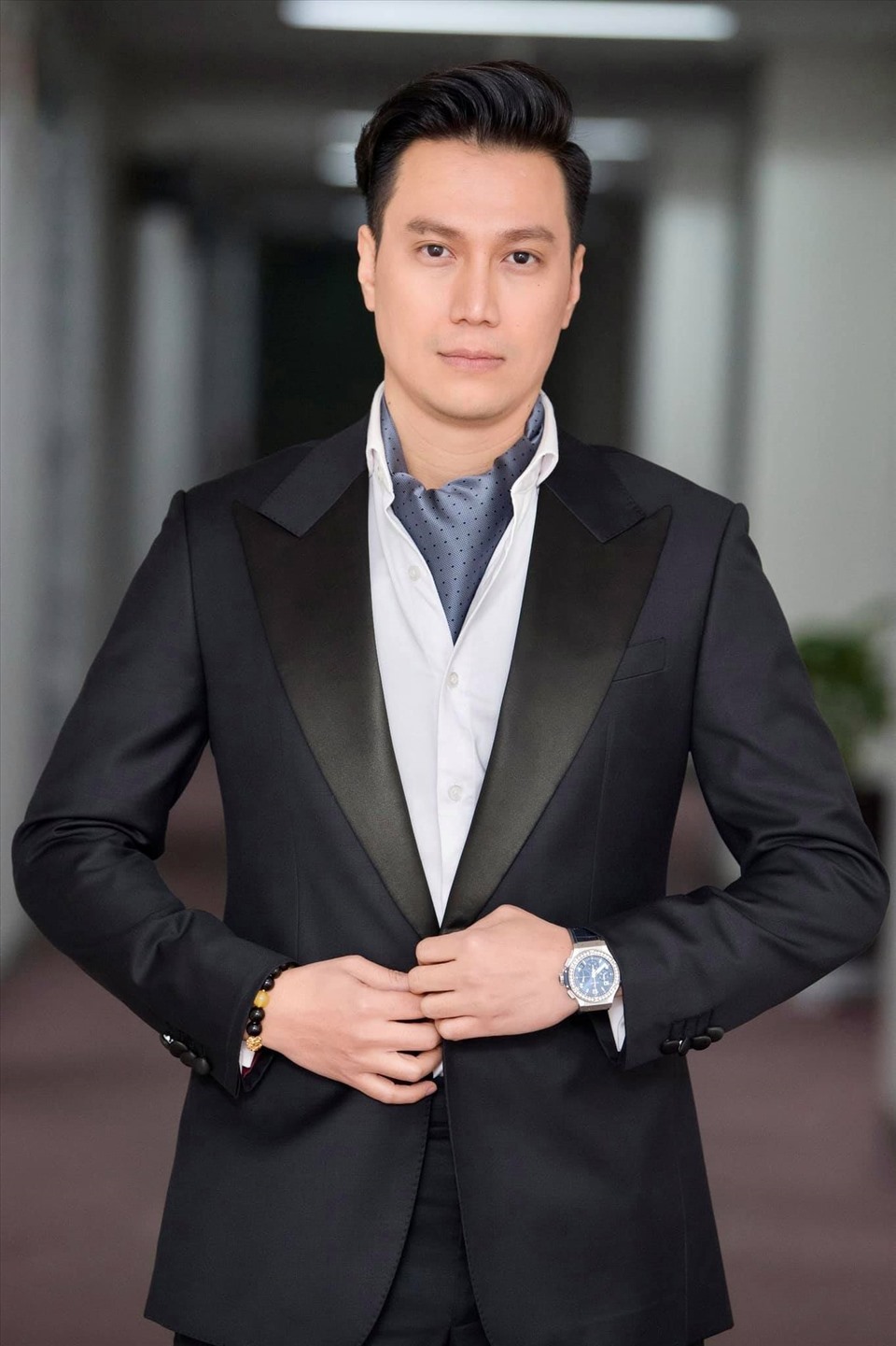 Nam diễn viên Việt Anh khẳng định vẫn còn độc thân. Ảnh: NVCC