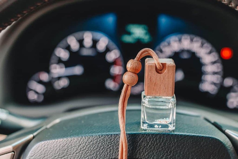 Tinh dầu ôtô được rất nhiều chủ xe yêu thích bởi hương thơm nhẹ nhàng, dễ chịu