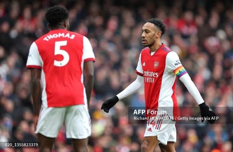 Aubameyang bỏ lỡ cơ hội tốt nhất của Arsenal trong hiệp 1. Ảnh: AFP