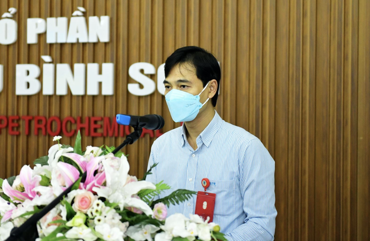 Phó Trưởng ban QTNL Nguyễn Chí Thắng báo cáo tổng kết công tác năm 2021 và phương hướng, nhiệm vụ năm 2022.
