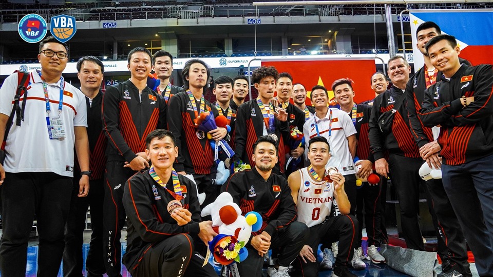 Đội tuyển bóng rổ Việt Nam đặt mục tiêu đổi màu huy chương ở SEA Games 31. Ảnh: VBA