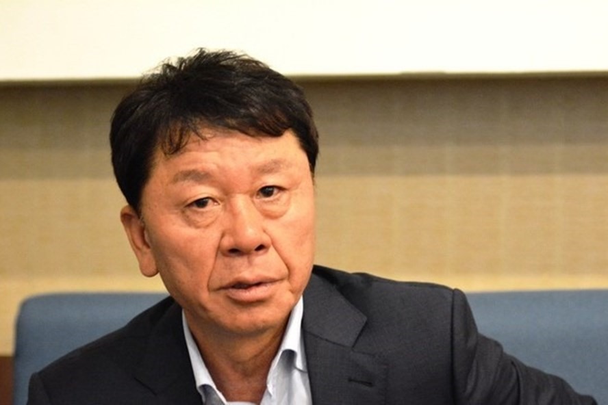 Ông Chung Hae-seong là huấn luyện viên hay nhất V.League 2019 nhưng cuối cùng ông cũng không thể gắn bó lâu với đội TPHCM. Ảnh: Nguyễn Đăng.