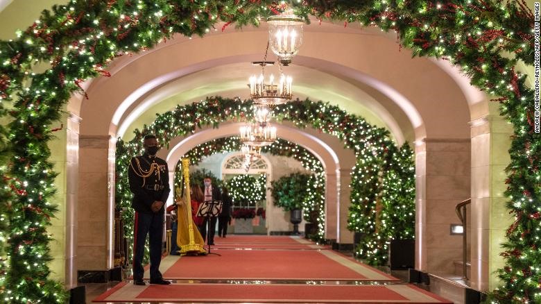 Nhà Trắng lung linh cho lễ Giáng sinh sắp tới. Ảnh: White House/AFP