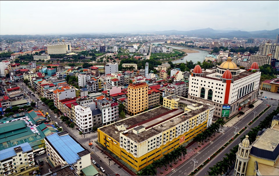 Toàn cảnh thành phố Móng Cái.