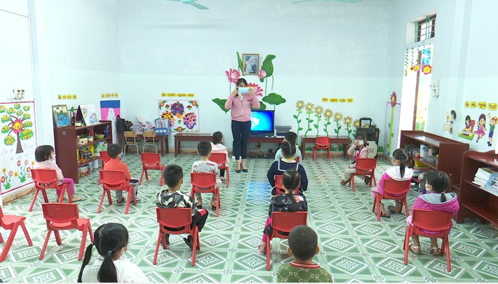 Học sinh mầm non trên địa bàn huyện Lâm Thao, Phú Thọ đi học trở lại sau thời gian dài nghỉ dịch. lamthao.phutho.gov