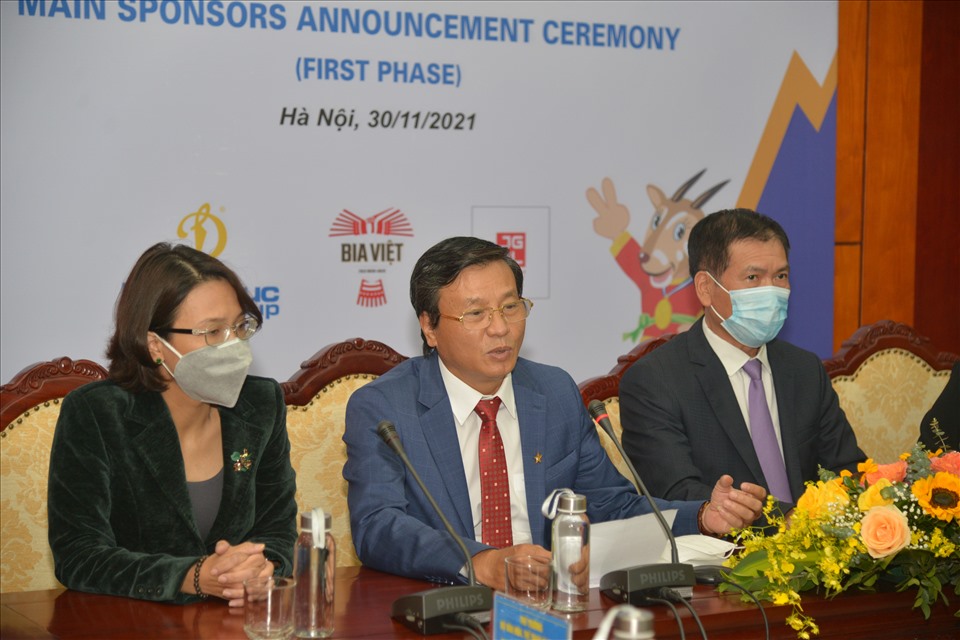 Ông Lê Văn Thành (giữa) chia sẻ về công tác tài trợ cho SEA Games 31. Ảnh: Trà Bùi