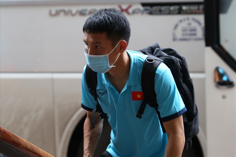 Tiền vệ Đỗ Hùng Dũng đã được huấn luyện viên Park Hang-seo điền tên vào danh sách 30 cầu thủ đội tuyển Việt Nam tham dự AFF Cup 2020. Trước đó, anh hội quân cùng các đồng đội tại Bà Rịa - Vũng Tàu từ ngày 28.11.