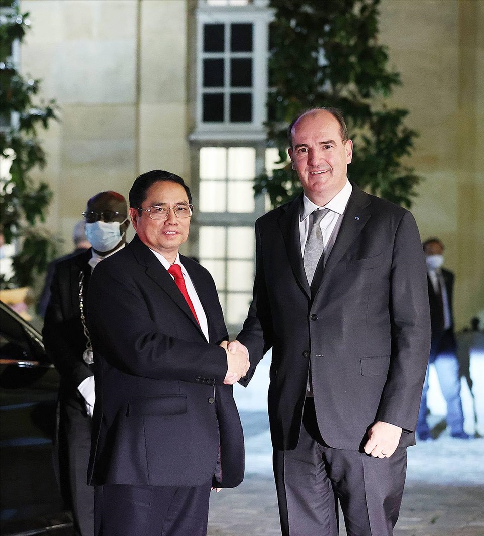 Thủ tướng Phạm Minh Chính và Thủ tướng Pháp Jean Castex. Ảnh: TTXVN