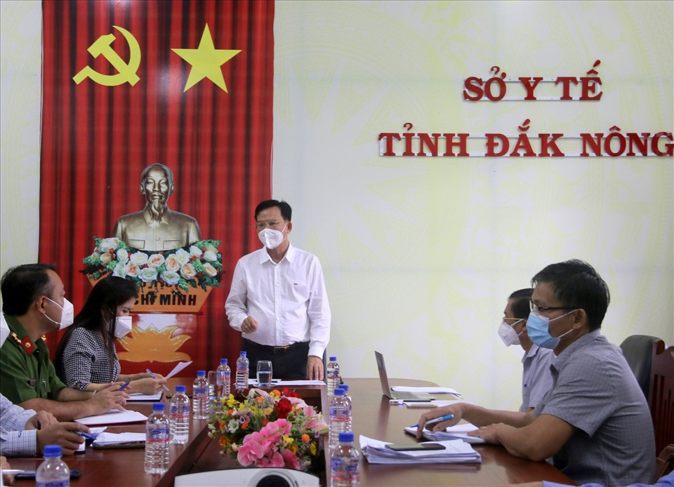 Chủ tịch UBND tỉnh Đắk Nông Hồ Văn Mười phát biểu chỉ đạo công tác phòng chống dịch ở địa phương. Ảnh: Thanh Hằng