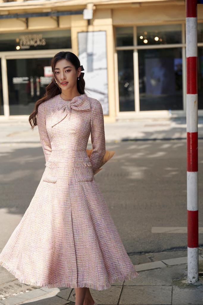 Hoa hậu Lương Thùy Linh hợp tác với nhà thiết kế Lê Thanh Hòa ra mắt bộ ảnh thời trang thu đông 2021, được thực hiện sau khi Hà Nội mở cửa trở lại LONG HOANG