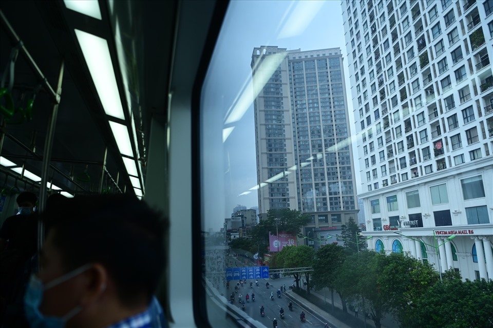 Từ trên cao, người dân có thể quan sát được phố phường Hà Nội.