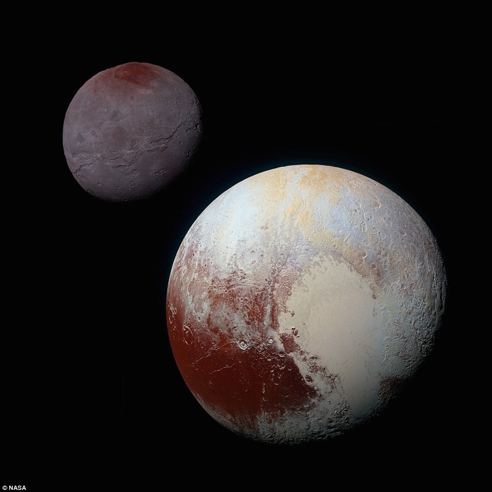 Sao Diêm Vương và mặt trăng Charon (trái). Ảnh: NASA