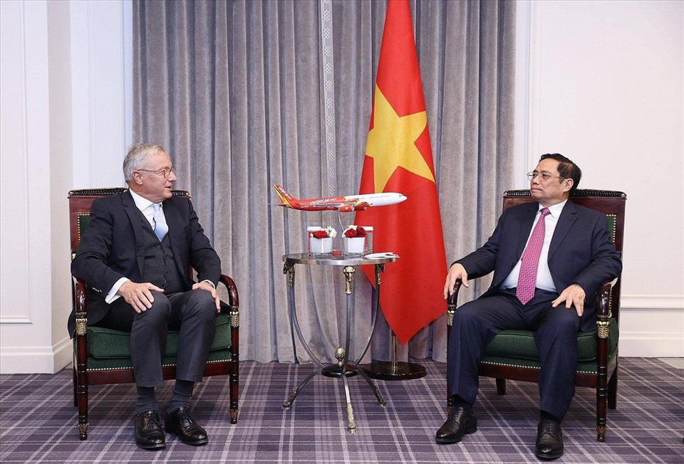 Thủ tướng Phạm Minh Chính gặp gỡ và trao đổi với lãnh đạo tập đoàn Airbus.