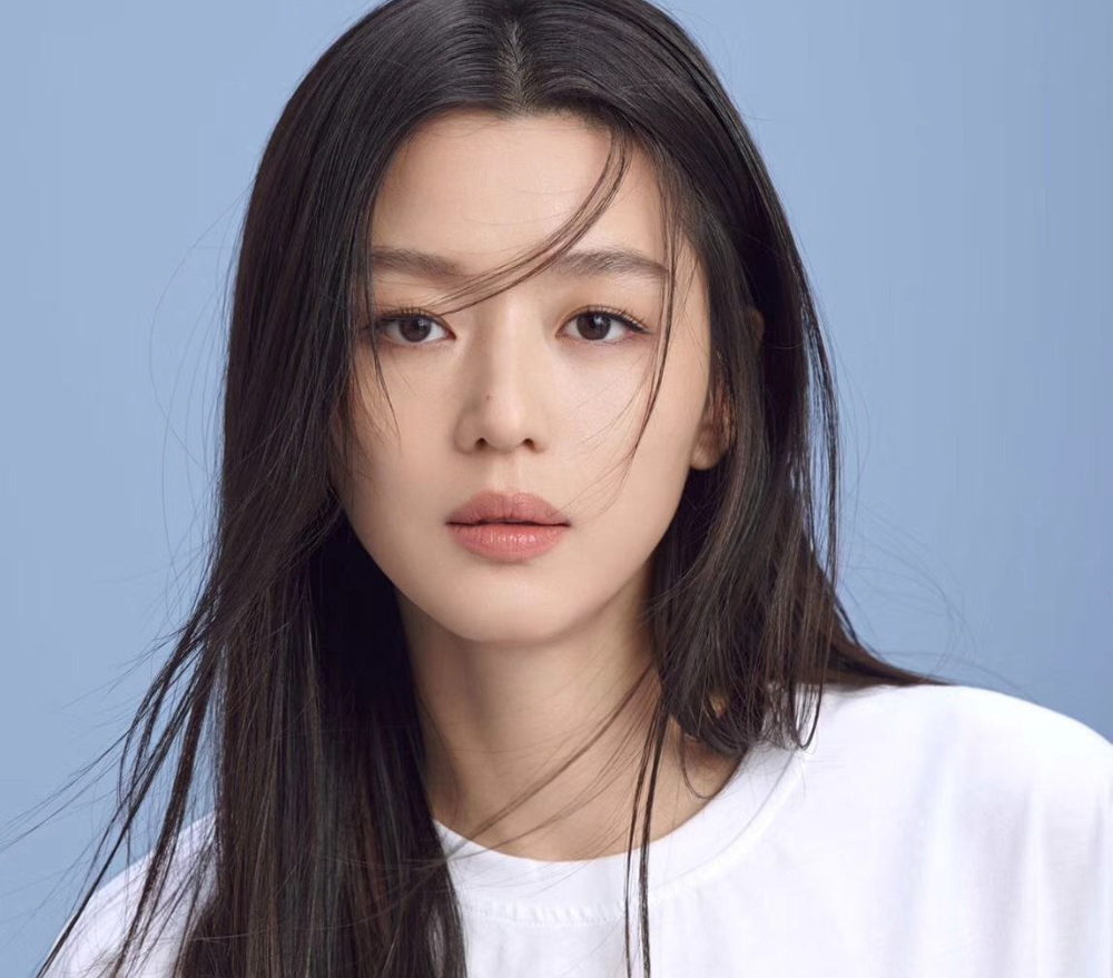 Jun Ji Hyun là người nổi tiếng có thu nhập “khủng” nhất 2021 tại Hàn. Ảnh: NS