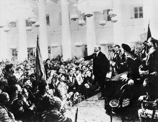 Ngay trong đêm 7.11.1917, Đại hội các Xô Viết được triệu tập, thành lập Chính quyền Xô Viết do V.I.Lenin đứng đầu. Ảnh: Tư liệu TTXVN