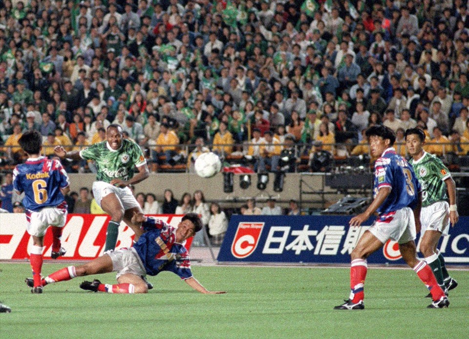 J-League bắt đầu năm 1993 và phát triển nhanh chóng với những cách thức thực hiện đồng bộ. Ảnh: TL