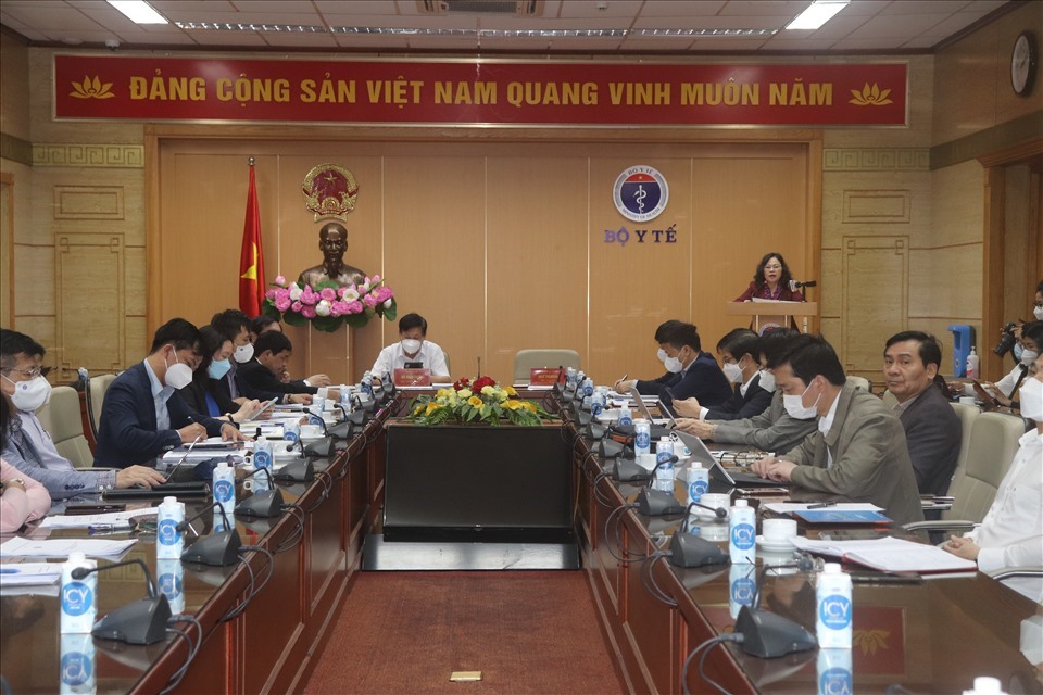 Thứ trưởng Bộ GDĐT Ngô Thị Minh phát biểu tại hội nghị trực tuyến bảo đảm an toàn phòng, chống dịch COVID-19 trong các cơ sở giáo dục. Ảnh:Thanh Hải