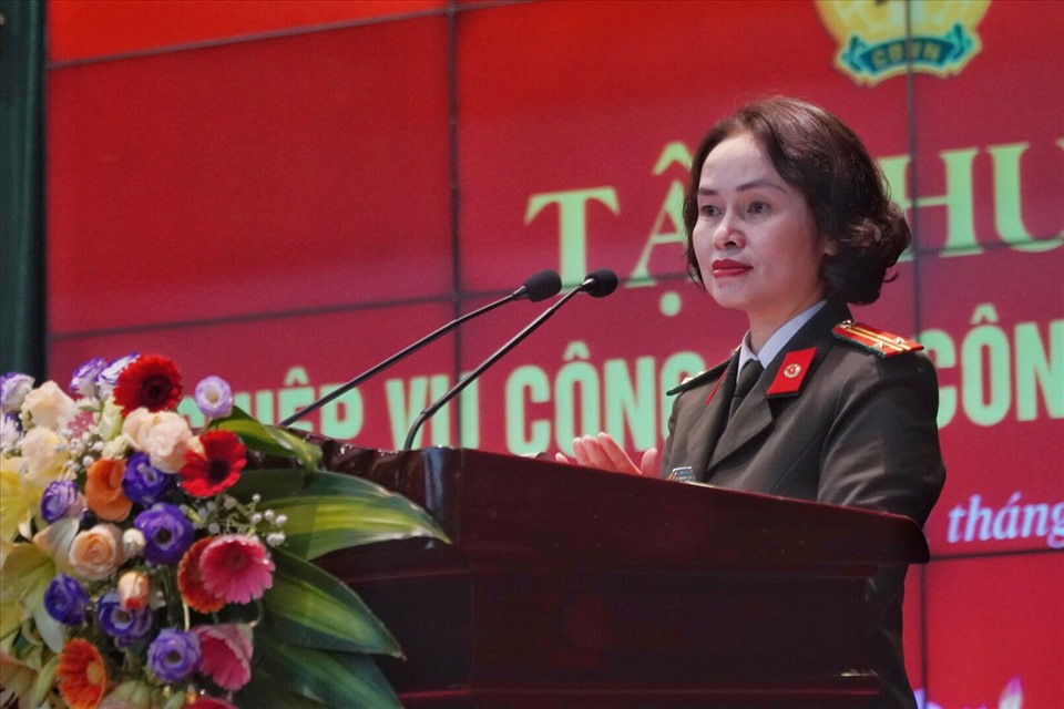 Trung tá Công Thanh Thảo - Chủ tịch Công đoàn CAND phát biểu tại chương trình.