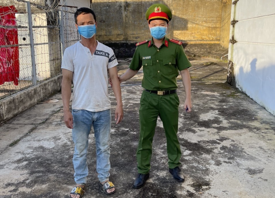 Đối tượng Sơn tại Cơ quan Cảnh sát điều tra Công an huyện Đắk Mil (tỉnh Đắk Nông). Ảnh: Minh Quỳnh