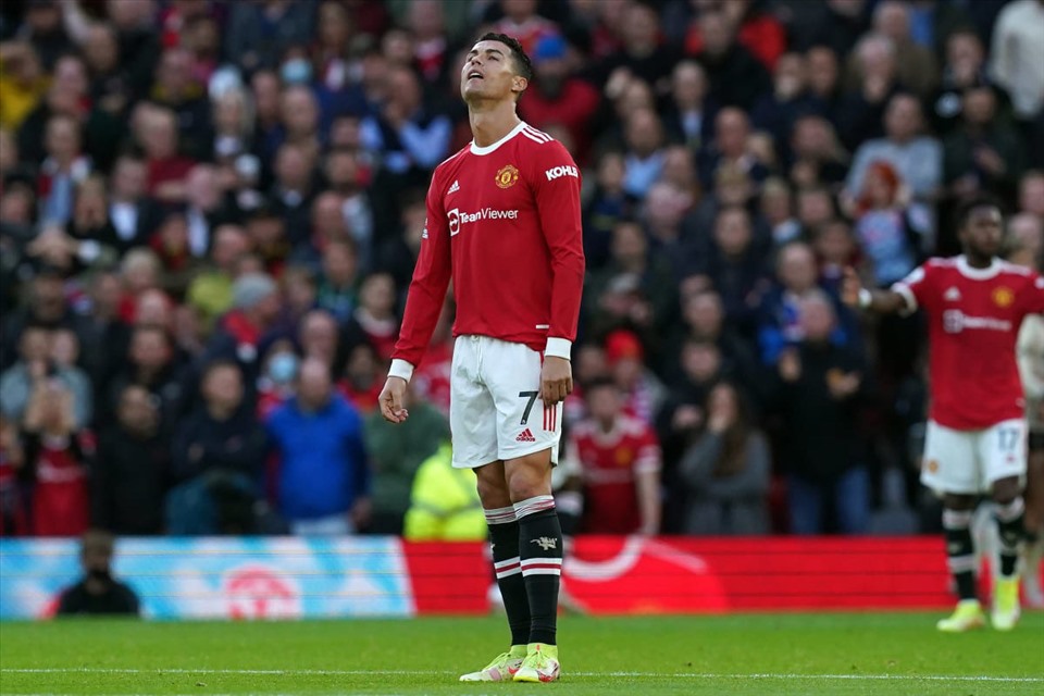 Ronaldo sẽ quen với việc ngồi dự bị từ tuần tới? Ảnh: AFP