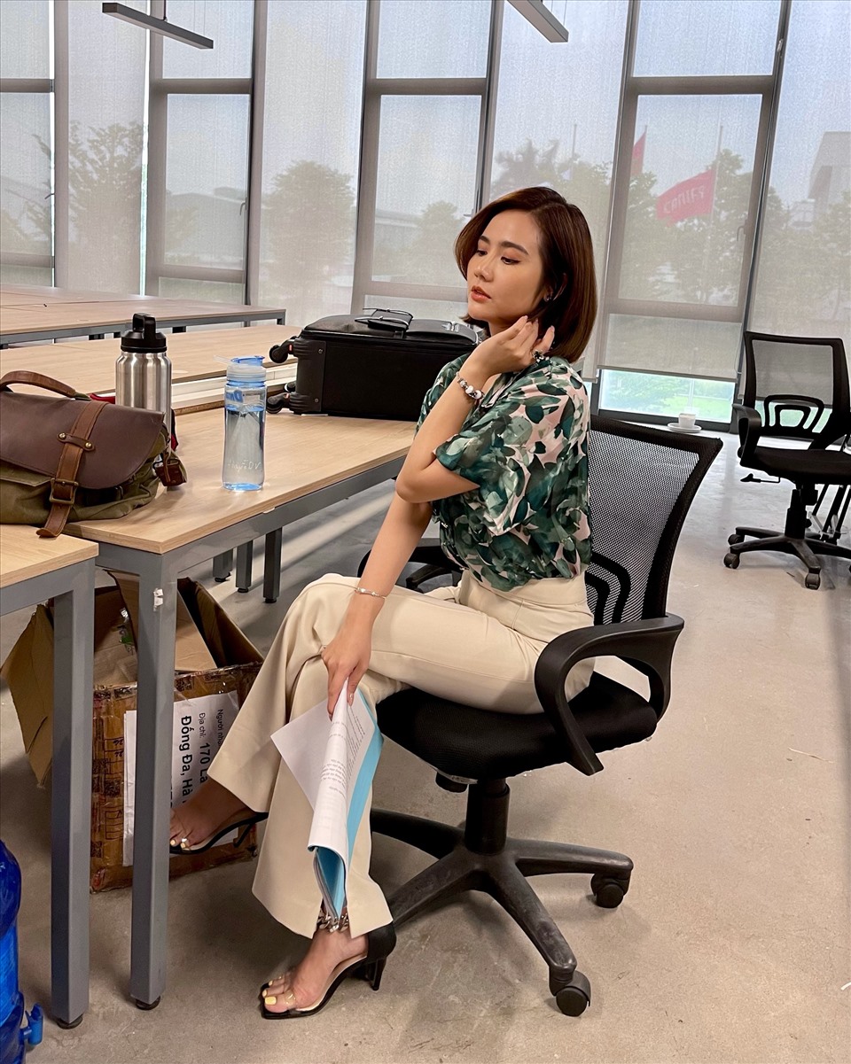 Phong cách Boss thời trang của Vân Trang (Phan Minh Huyền) trong “Thương ngày nắng về”