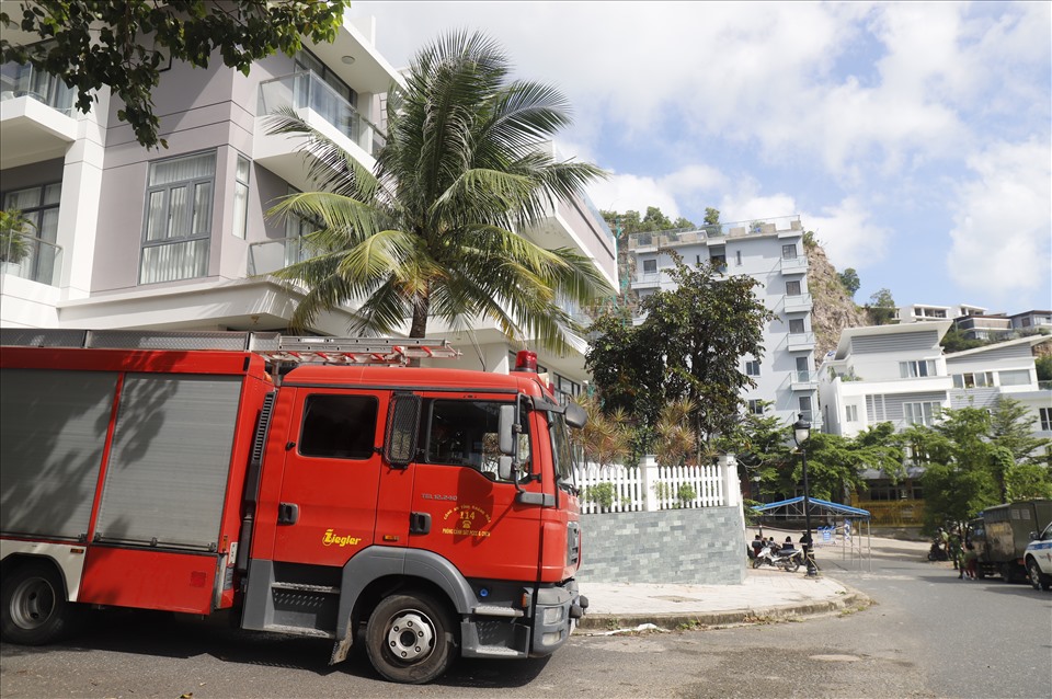 Trước đó, UBND phường Vĩnh Trường đã công khai đấu thầu và lựa chọn được doanh nghiệp tham gia tháo dỡ các công trình biệt thự xây vượt tầng. Dự kiến thời gian cưỡng chế tháo dỡ sẽ hoàn thành sau đó 30 ngày.