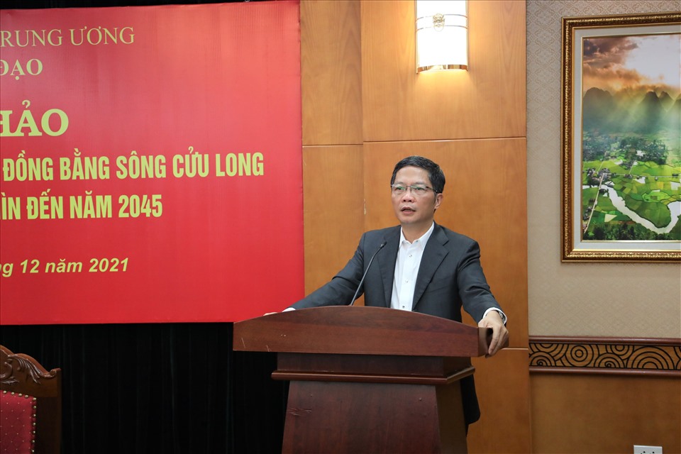 Uỷ viên Bộ Chính trị, Trưởng ban Kinh tế Trung ương Trần Tuấn Anh phát biểu chỉ đạo hội thảo. Ảnh: BKTTW
