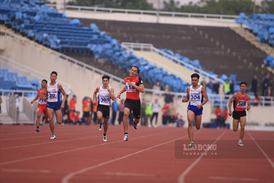 Ở nội dung 400m nam, Trần Nhật Hoàng (Khánh Hoà) tiếp tục không có đối thủ với thành tích 46 giây 96.