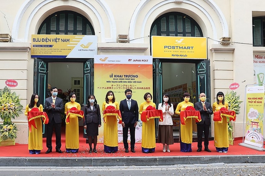 Ngày 10.12, gian hàng Nhật Bản trên mạng lưới Bưu điện Việt Nam đã được  khai trương. Ảnh: VNP