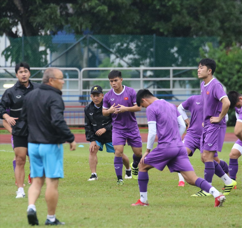 Ngày 10.12, tuyển Việt Nam tiếp tục có buổi tập tích cự nhằm chuẩn bị lực lượng và chiến thuật hướng đến trận đấu gặp tuyển Malaysia tại AFF Cup 2020. Ảnh: VFF
