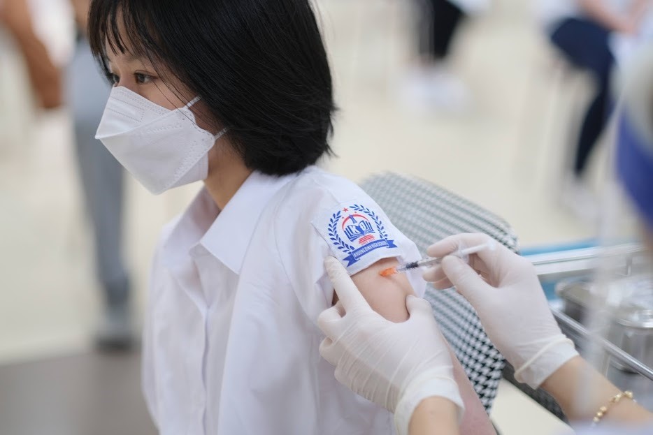 Sở Y tế Hà Nội yêu cầu đẩy nhanh tiến độ tiêm vaccine. Ảnh: Hải Nguyễn