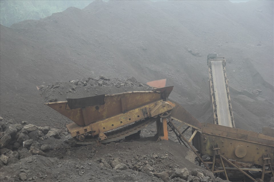 Một điểm mỏ của công ty Cổ phần Hà Quang vẫn hoạt động khi PV có mặt cuối tháng 11.