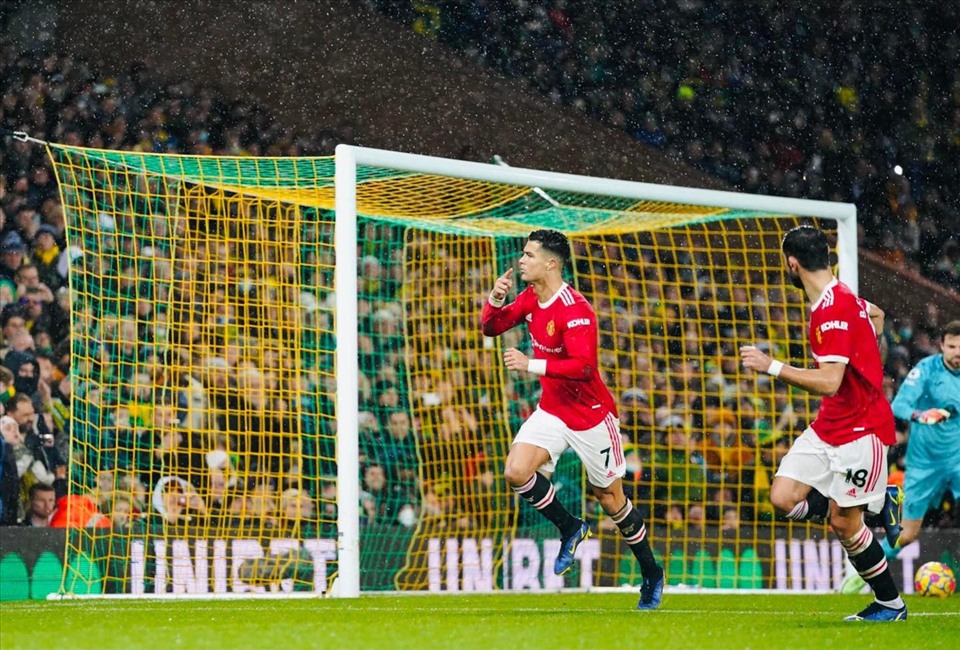 Pha làm bàn ấn định trận đấu của Ronaldo trên chấm 11m. Ảnh: AFP/Premier League