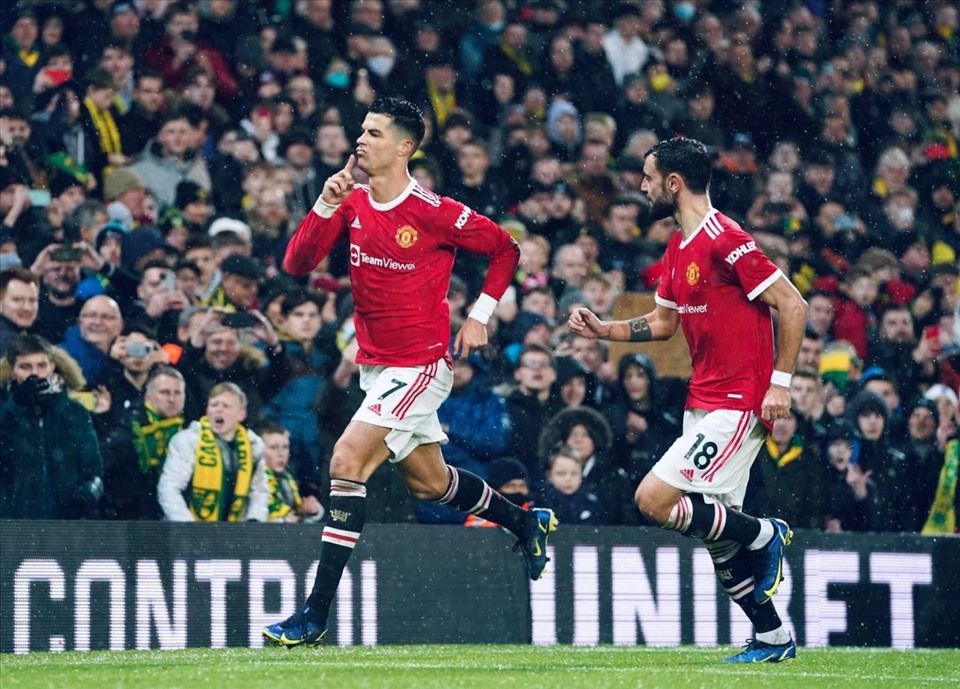 Pha làm bàn ấn định trận đấu của Ronaldo trên chấm 11m. Ảnh: AFP/Premier League