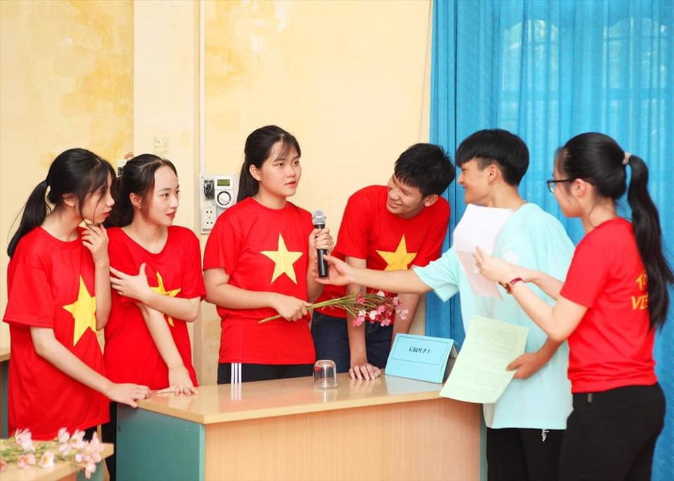 Trường THCS Trương Hán Siêu tổ chức dạy học tiếng anh qua bài hát, tạo hứng thú cho học sinh. Ảnh: NT
