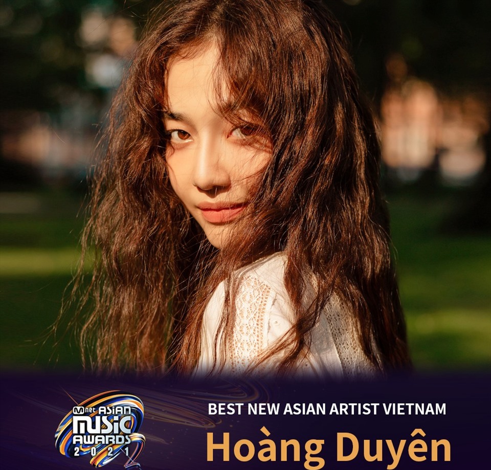 Ngoài Quân A.P, nữ ca sĩ trẻ Hoàng Duyên cũng vinh dự nhận giải Nghệ sĩ mới xuất sắc châu Á (khu vực Việt Nam).