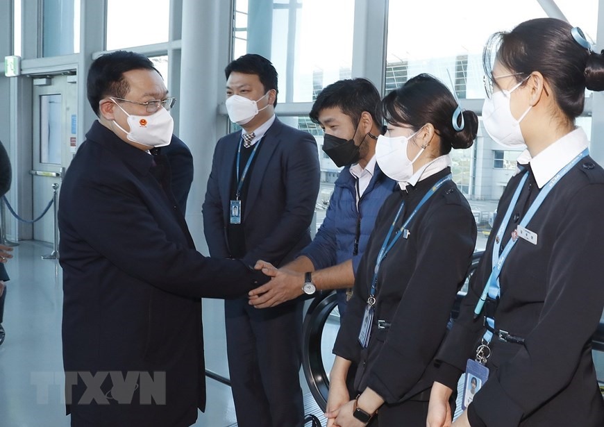 Lễ đón Chủ tịch Quốc hội Vương Đình Huệ tại sân bay quốc tế Incheon, Seoul. Ảnh: TTXVN