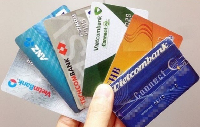 Khi mất thẻ ATM gắn chip, bạn vẫn có thể rút tiền mà không cần dùng thẻ.  Ảnh: LĐO
