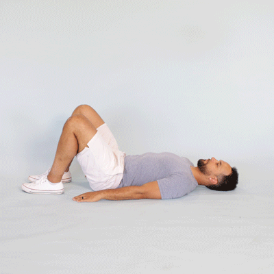 Động tác kéo căng cơ Piriformis, động tác kéo căng này giúp hoạt động cơ piriformis - phần nằm sâu trong mông của bạn. Kéo căng cơ có thể giúp giảm đau và căng tức ở mông và lưng dưới của bạn.