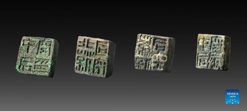 Triện khai quật được từ lăng mộ Hán Văn Đế ở Tây An, Thiểm Tây, Trung Quốc. Ảnh: Xinhua