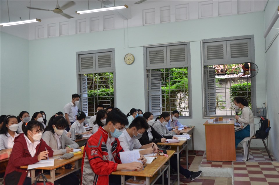 Học sinh TPHCM đi học trở lại từ 13.12. Ảnh: Huyên Nguyễn