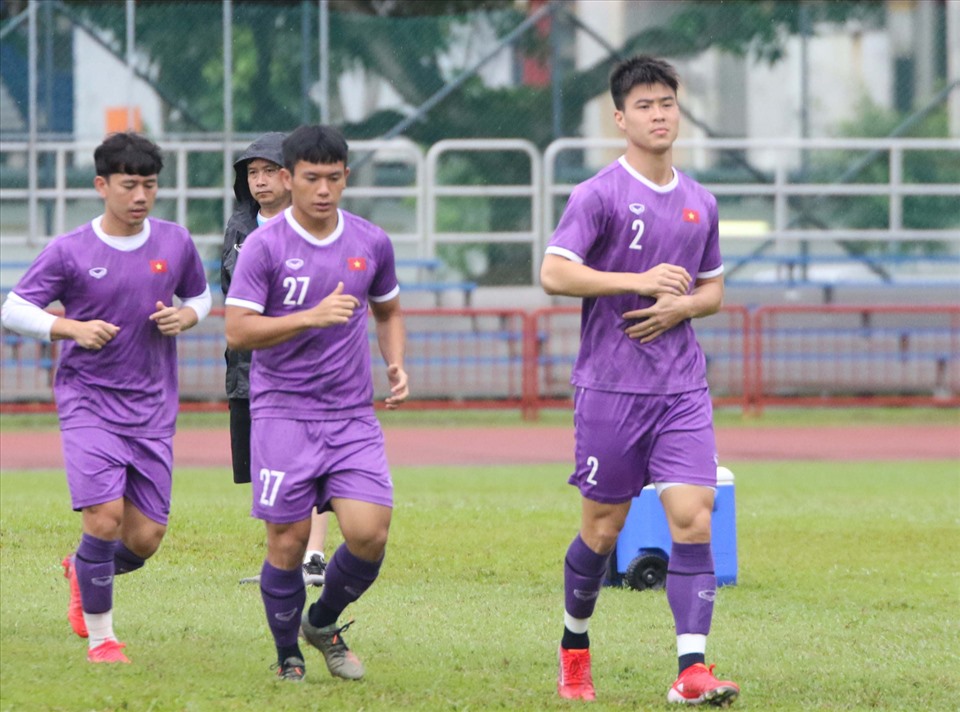 Hậu vệ Lê Văn Xuân được đăng kí thi đấu nhưng cũng chưa có cơ hội ra sân tại AFF Cup 2020. Ảnh VFF