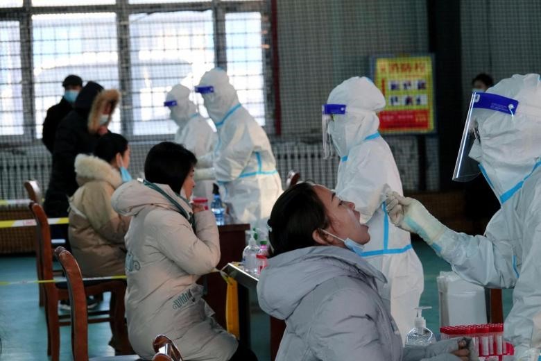 Xét nghiệm COVID-19 ở Hulunbuir, Nội Mông, Trung Quốc. Ảnh: AFP