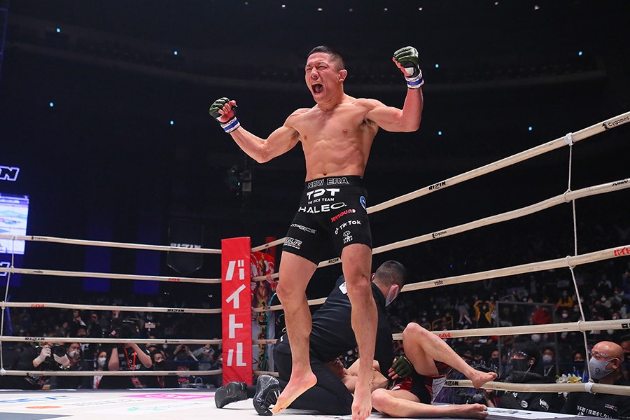 Kyoji Horiguchi là võ sĩ đặc biệt nhất làng MMA thế giới khi đã vô địch ở cả 2 châu lục. Ảnh: Rizin